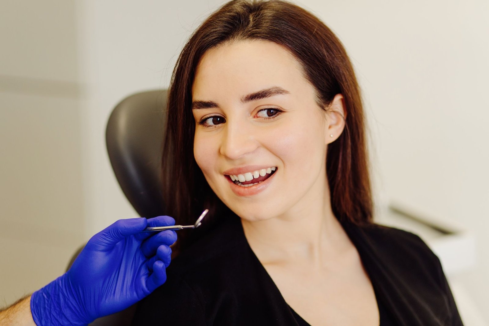 Raymore Family Dentistry|Why Are Porcelain Veneers a Popular Choice for Smile Makeovers?
